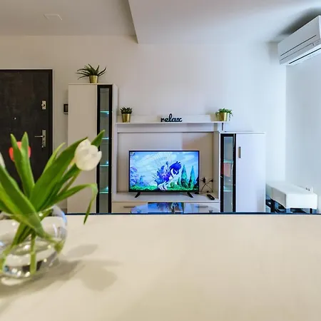 Apartment - With Summer Balcony And Parking Zadar