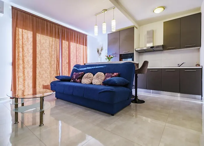 Lejlighed - With Summer Balcony And Parking