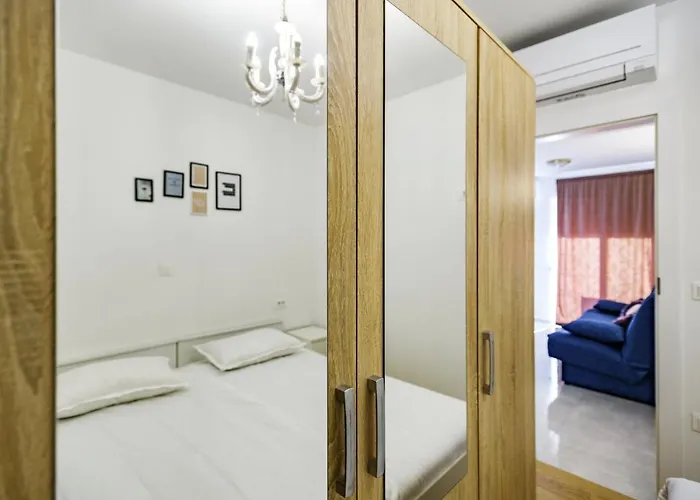 - With Summer Balcony And Parking Lejlighed Zadar