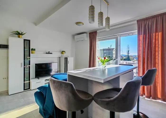 - With Summer Balcony And Parking * Zadar