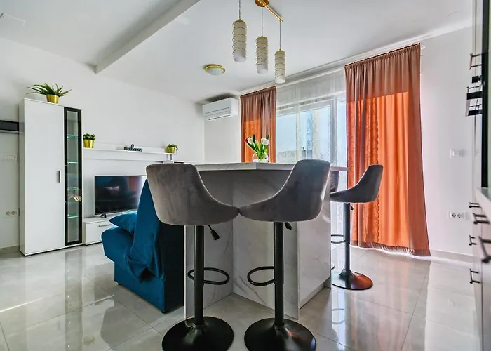 Lejlighed - With Summer Balcony And Parking Zadar